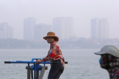 Vì sao không khí ở khu vực Tây Hồ ô nhiễm nhất Hà Nội?