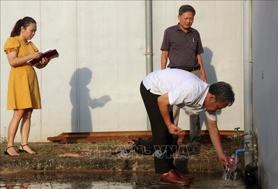 Hà Nội: Lập đoàn kiểm tra, xác minh việc nước sạch “có mùi lạ”