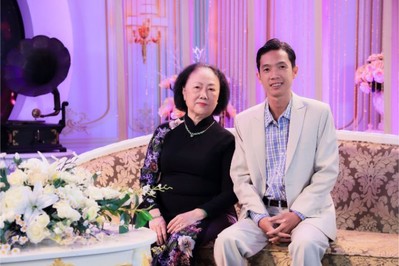 Vợ nhạc sĩ Hoàng Trang kể chuyện bị “say nắng” chồng