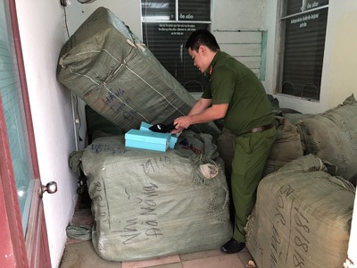 Đà Nẵng: Bắt hơn 8 tấn hàng lậu Trung Quốc nhập về bán Tết