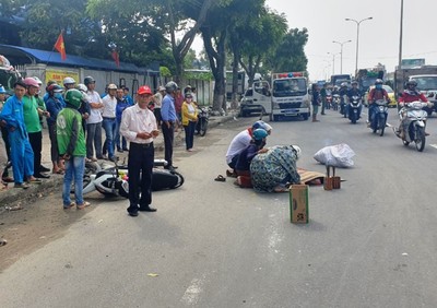 Đà Nẵng: Bị xe trộn bê tông cuốn vào gầm, 2 chị em thương vong