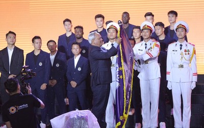 Hà Nội FC đón nhận Huân chương Lao động hạng Ba