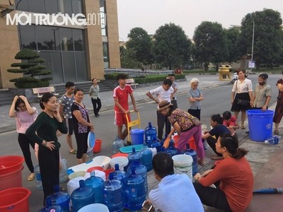 Hà Nội: KĐT Tân Tây Đô bất ngờ bị cắt nước sạch nhiều ngày