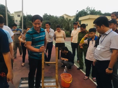 Tân Tây Đô: Thau rửa bể đột xuất, phát hiện bể nước còn mùi dầu