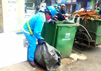 Văn minh đô thị từ việc đổ rác đúng giờ