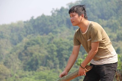 Chàng trai Hà Nội nhặt ve chai, xây trường, nuôi ăn cho trẻ vùng cao