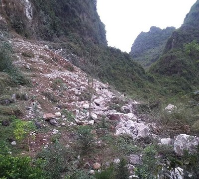 Cao Bằng: Động đất gây lở núi, người dân kéo nhau đi di tản