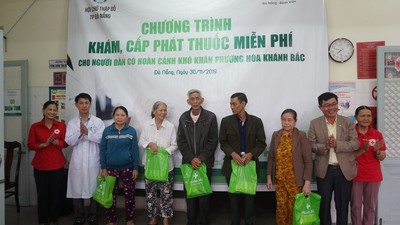 Bệnh viện Hoàn Mỹ Đà Nẵng khám, phát thuốc miễn phí cho người nghèo