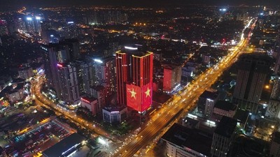 Loạt cao ốc của Sunshine Group nhuộm đỏ quốc kỳ, cổ vũ U22 Việt Nam