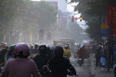 Ô nhiễm không khí kéo dài, Hà Nội tổ chức họp khẩn để tìm giải pháp