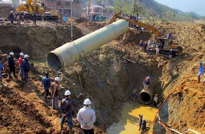 Đường ống nước sạch sông Đà lại gặp sự cố