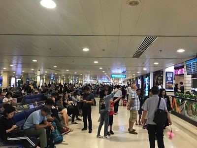 CHK Tân Sơn Nhất có gần 4 triệu lượt khách đi lại dịp Tết Canh Tý