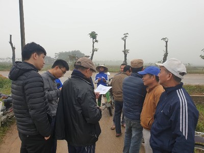 Tin mới vụ chặn xe vào bãi rác Nam Sơn: 17 hộ dân nhận tiền đền bù