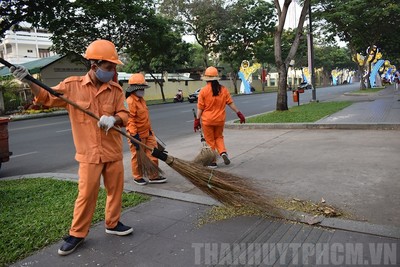 TP.HCM: Gần 2.000 công nhân vệ sinh sẽ làm việc xuyên đêm dịp Tết