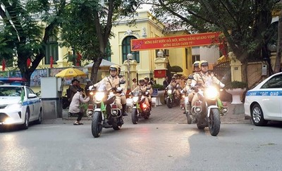 CSGT Hà Nội ra quân đảm bảo an toàn giao thông sau Tết
