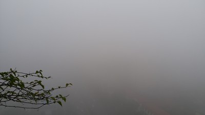 Hà Nội chìm trong sương mù