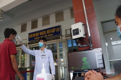 Lập chốt kiểm soát dịch do virus corona tại ga Sài Gòn