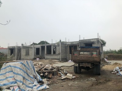 Hưng Yên: Công trình xây xong tầng 1 bỗng dưng điều chỉnh nền móng