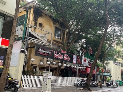 Hà Nội: Hàng loạt biệt thự cổ bị “băm nát”