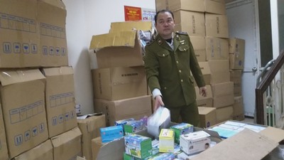 Thanh Xuân: Thu giữ 90.000 chiếc khẩu trang y tế không rõ nguồn gốc