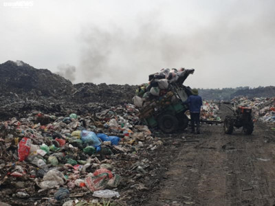 Yên Phong: Dân 'chết mòn' cạnh bãi rác gần 10 năm chưa được xử lý