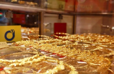 Giá vàng tăng lên từng phút, cán mốc 49 triệu đồng/lượng