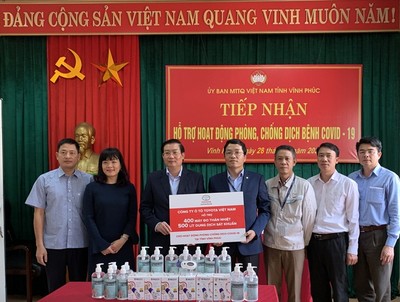 Toyota Việt Nam hỗ trợ thiết bị y tế cho Vĩnh Phúc phòng Covid-19