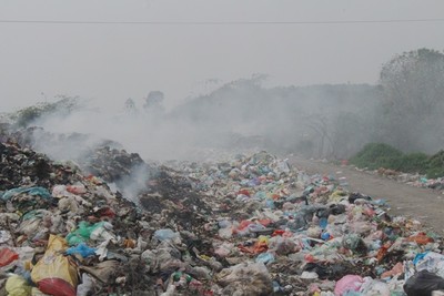 Tiên Du (Bắc Ninh): Người dân khốn khổ sống chung với bãi rác