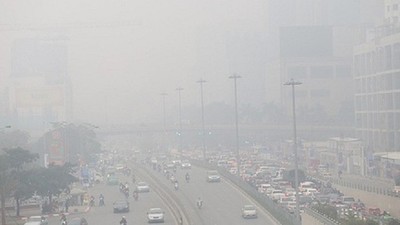 Đường phố vắng xe, Hà Nội vẫn ô nhiễm không khí
