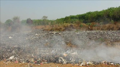 Bãi rác âm ỉ cháy gần 3 tháng, ô nhiễm môi trường nghiêm trọng