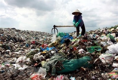 Hà Nội quyết liệt giải quyết ô nhiễm môi trường ở bãi rác Nam Sơn