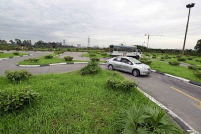 Hà Nội và nhiều tỉnh, thành tạm dừng tổ chức thi cấp bằng lái xe
