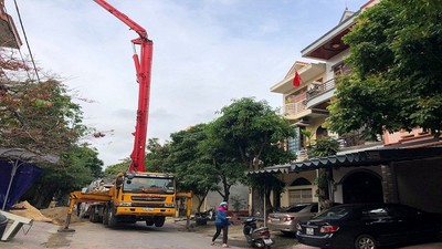 Quảng Bình: Hàng loạt xe bồn chắn đường đổ bê tông gây mất an toàn