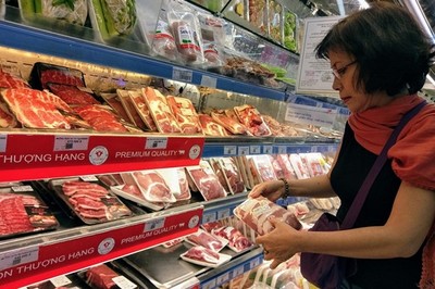 Muốn mua thịt lợn rẻ thì lên tivi mà mua!