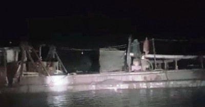 Hải Dương: Bắt quả tang một tàu hút cát trộm trên sông Thái Bình