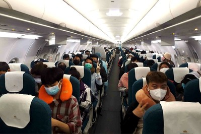 Giới hạn lượng khách trên chuyến bay đến TP HCM không quá 180 người