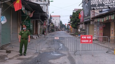 Toàn bộ công an một phường Hà Nội bị cách ly vì liên quan BN 243