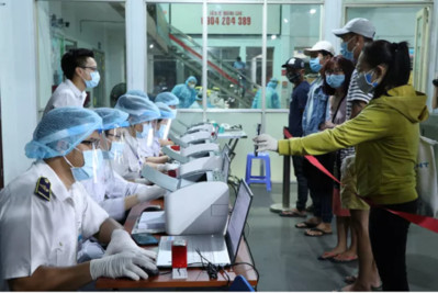 TP.HCM xét nghiệm Covid-19 cho tất cả hành khách về ga Sài Gòn