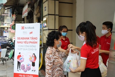 SeABank trao tặng hơn 16.000 suất quà cho người khó khăn