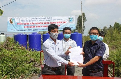 Bộ TN&MT giao trạm cấp nước ngọt miễn phí cho người dân Kiên Giang