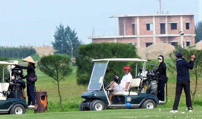 Bất chấp lệnh cấm vẫn mở đón khách, sân golf bị xử phạt 15 triệu