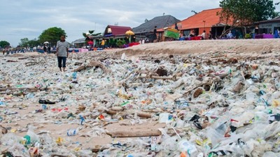 Rác thải nhựa chồng chất chờ xử lý, đe dọa ngành tái chế châu Á