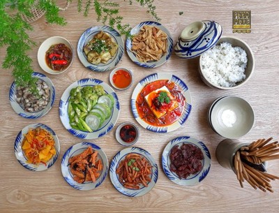 Dịch vụ giao thức ăn chay tận nơi nở rộ trong mùa Phật Đản