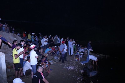 Quảng Nam: Trắng đêm tìm kiếm 5 nạn nhân mất tích trong vụ lật ghe