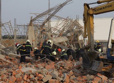 Thủ tướng yêu cầu điều tra vụ sập tường khiến 10 người tử vong