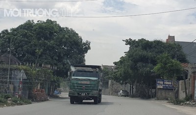 Đang bị thanh tra, xe chở xi măng của Bút Sơn bị tố gây ô nhiễm