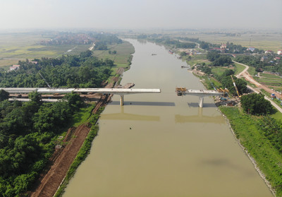 Toàn cảnh cây cầu vượt sông Xuân Cẩm nối Hà Nội - Bắc Giang