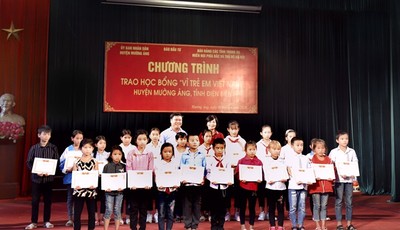 SeABank trao học bổng, tặng nhà cho hộ nghèo tại Điện Biên