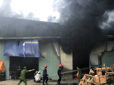 Đà Nẵng: Cháy lớn tại kho chứa quạt hơi nước, thiệt hại hàng chục tỷ