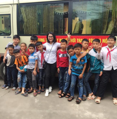 Cô gái 9x ở Hà Tĩnh cắt tóc miễn phí cho người nghèo, trẻ mồ côi